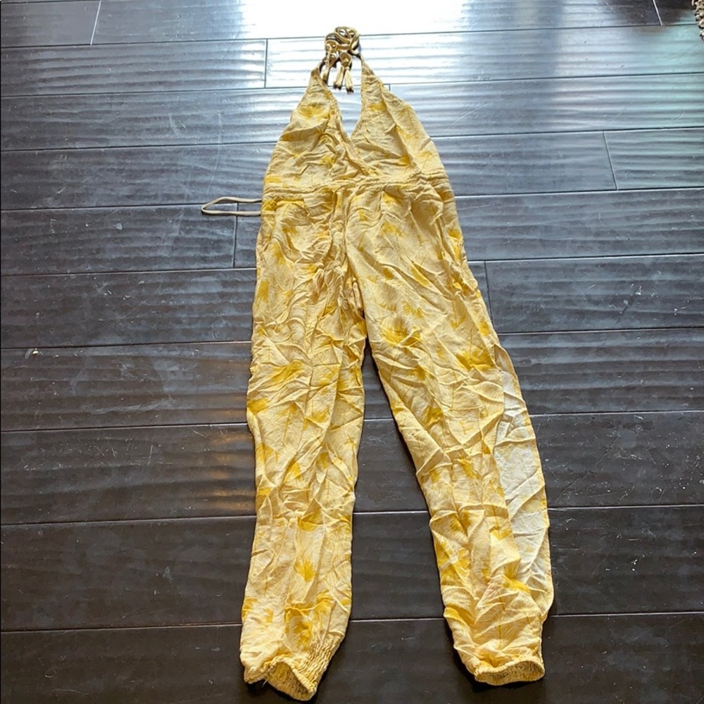 Yellow tropical jumper